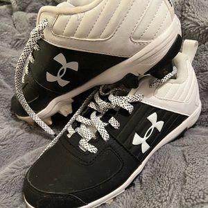 Under Armour Baseball Cleats Youth Size 3.5